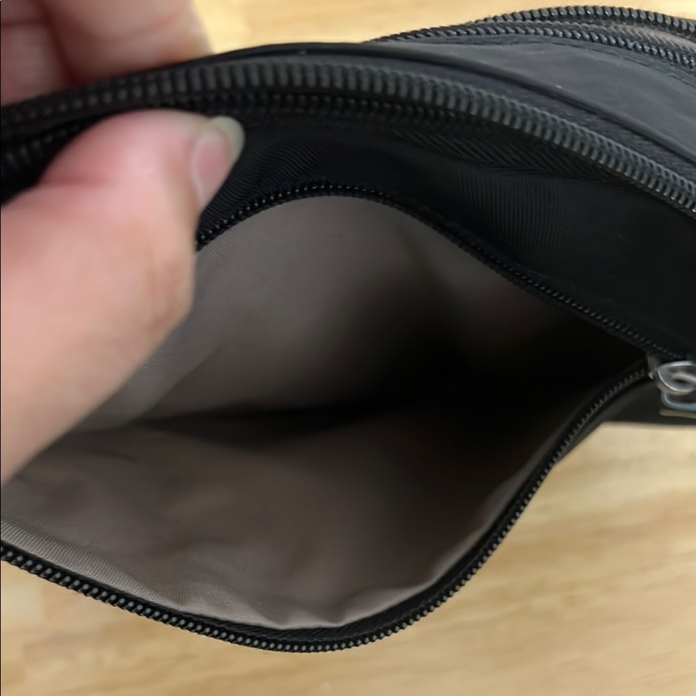 Baggallini Black Belt Bag Sleek Minimalist Design - Picture 4 of 6